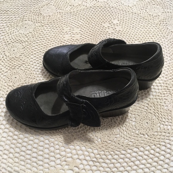 Algeria by PG Lite Black Flower Pattern Clog Shoes - Picture 4 of 8